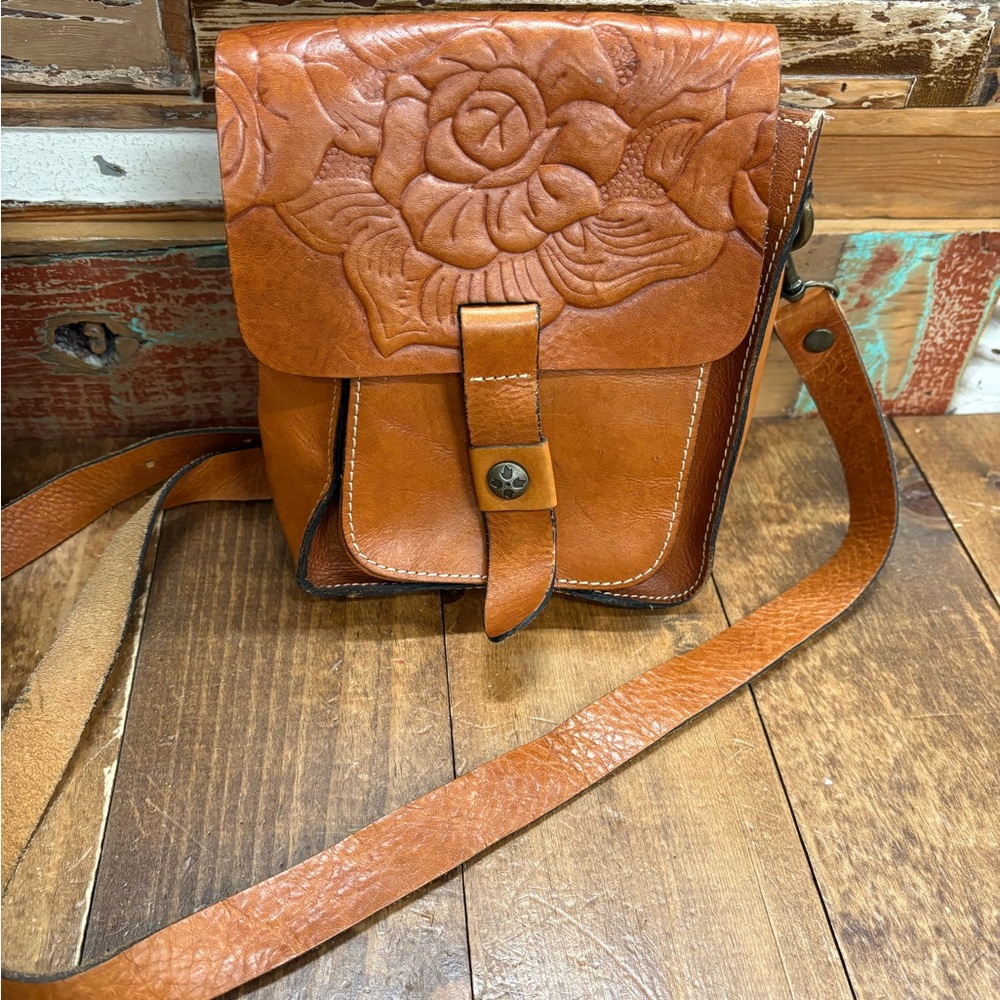 Leather crossbody bag
